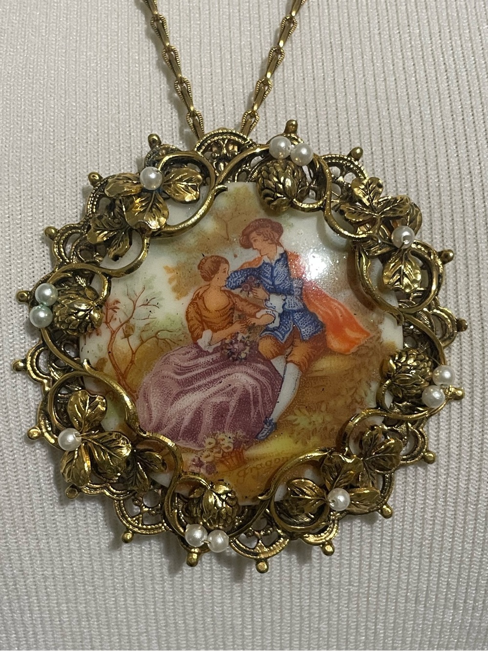 Vintage West Germany FRAGONARD Romantic Cameo